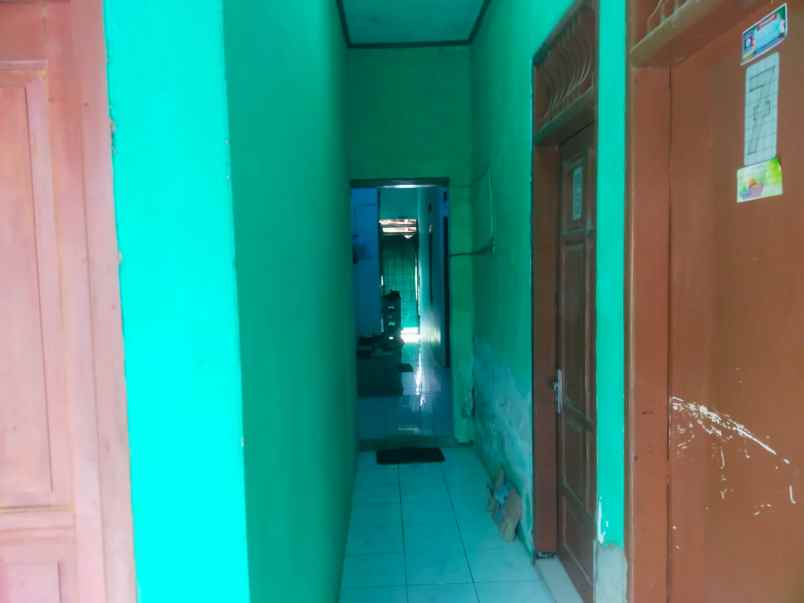 kost setrategis isi full
