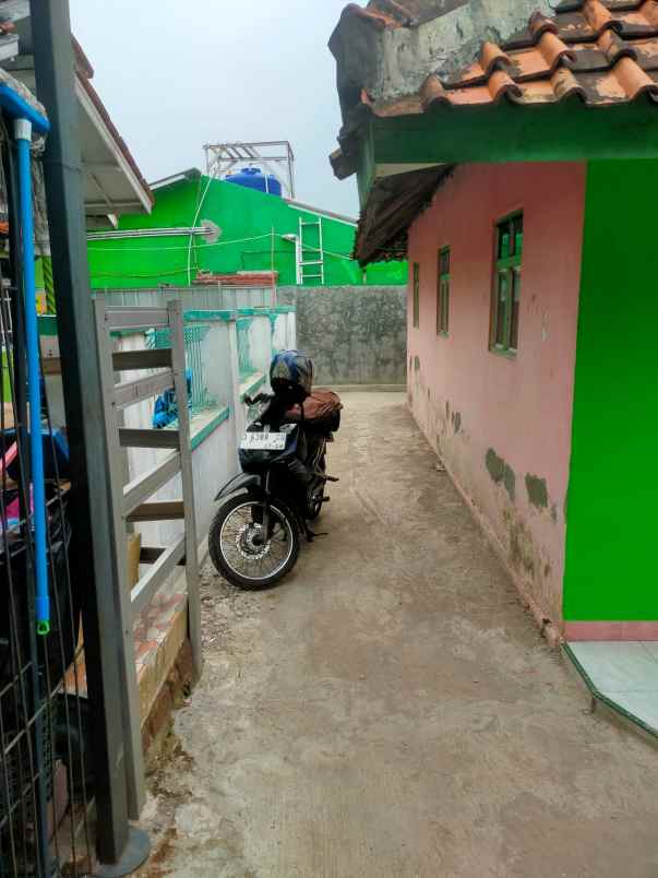 kost setrategis isi full