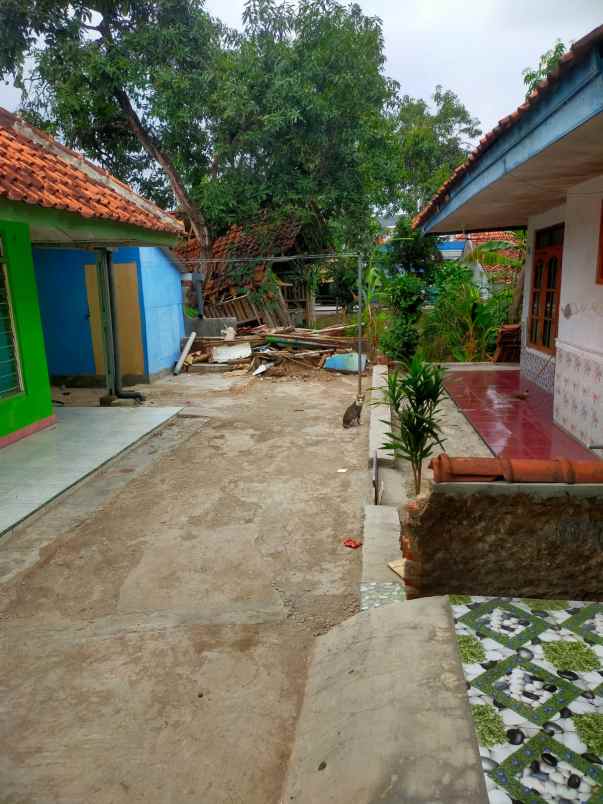kost setrategis isi full