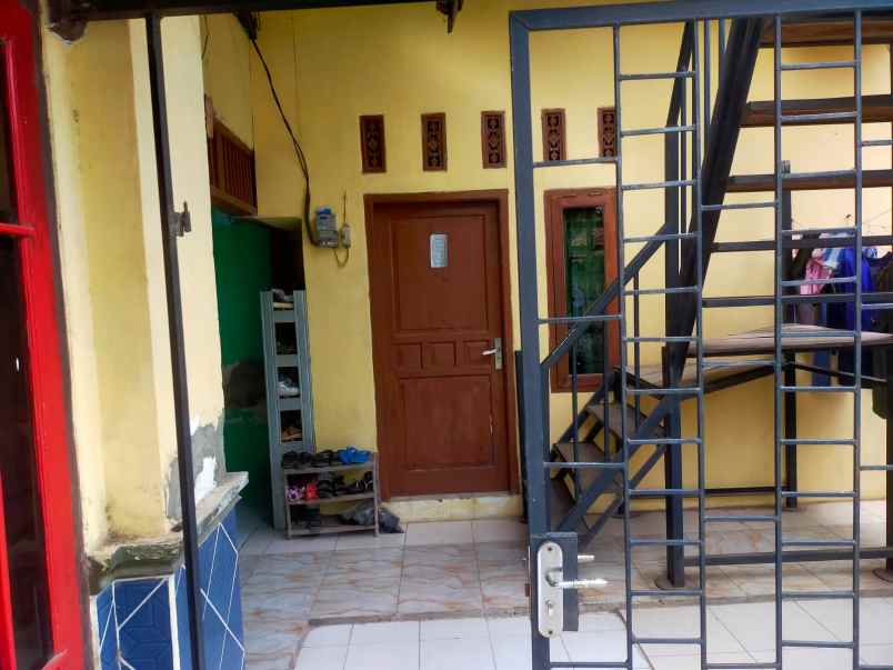 kost setrategis isi full
