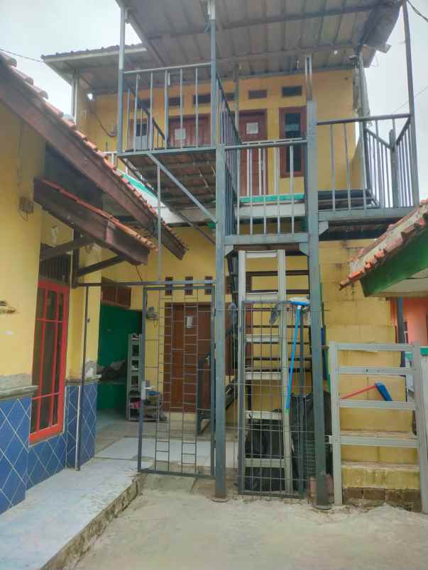 kost setrategis isi full