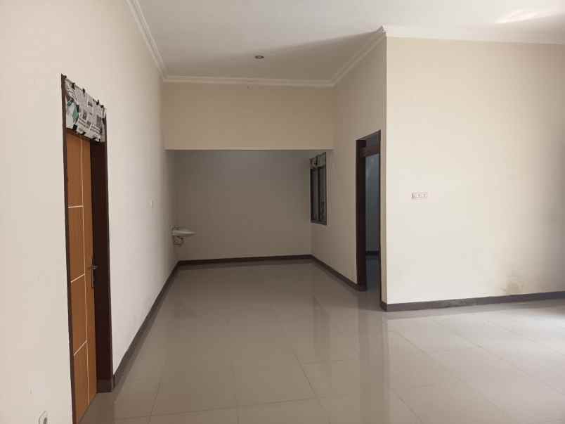 manyar tirtoyoso rumah 1 lantai min sewa 1th