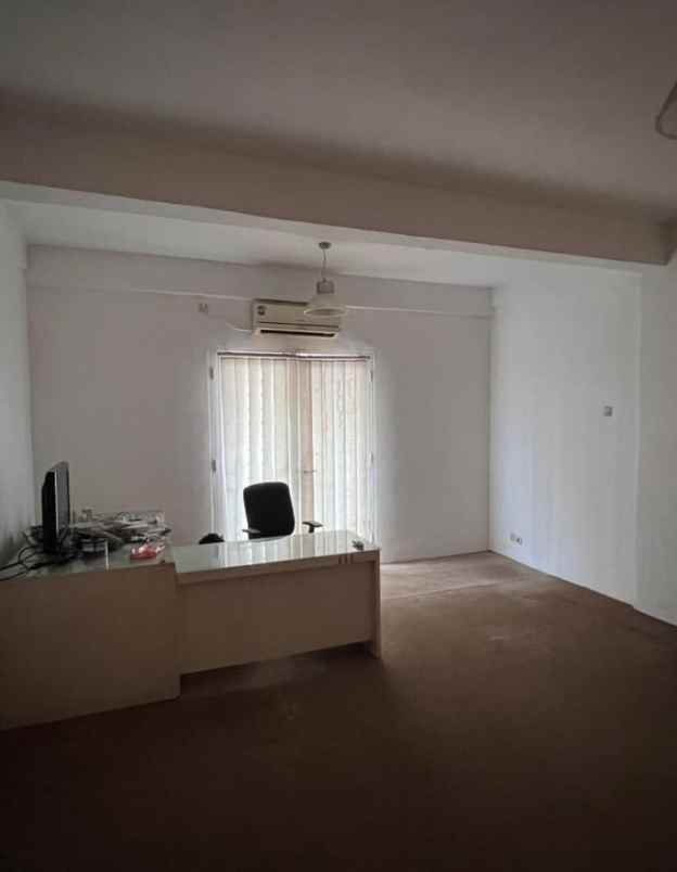 ruko 3 lantai klampis 21 dekat univ narotama