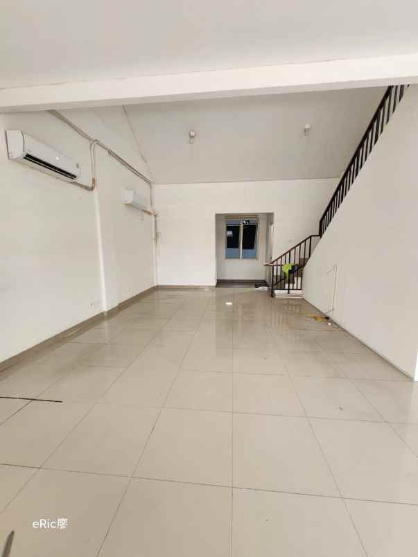 ruko bagus disewakan di arana harapan indah bekasi