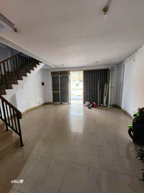 ruko bagus disewakan di arana harapan indah bekasi