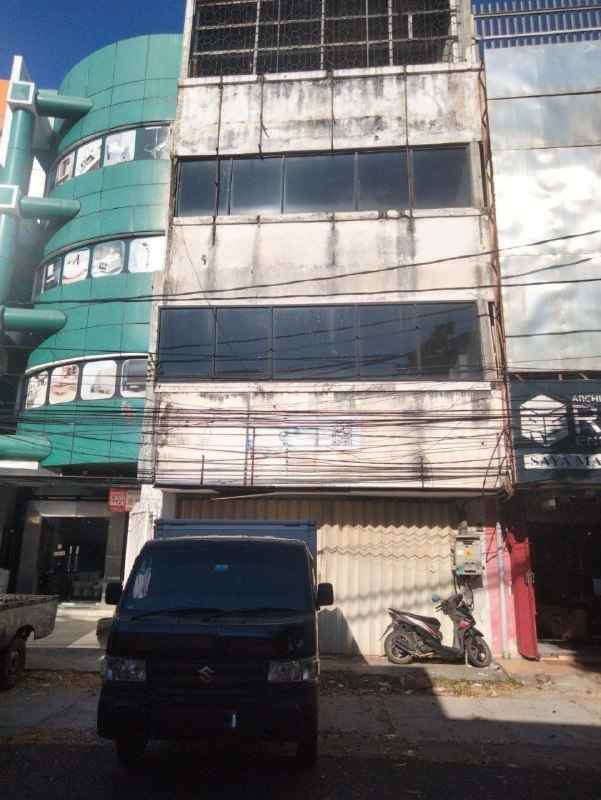 ruko baliwerty strategis hadap barat