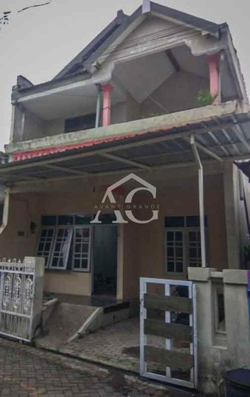 rumah 2 lantai di banjararum singosari malang