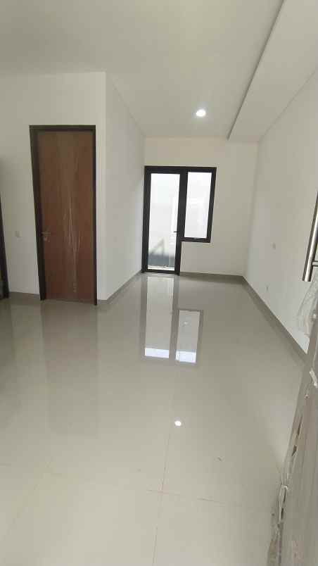 rumah 2 lantai free biaya rp 0 di pamulang tangsel