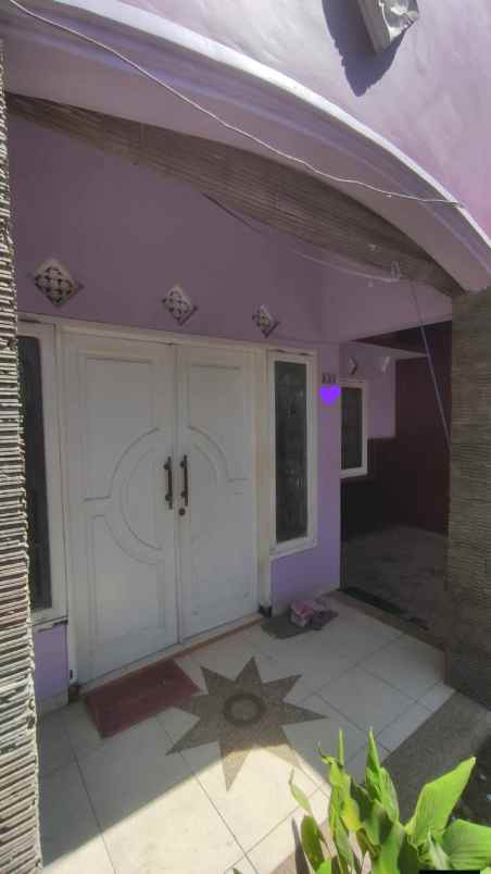 rumah 2 lantai lokasi di sigura gura kota malang