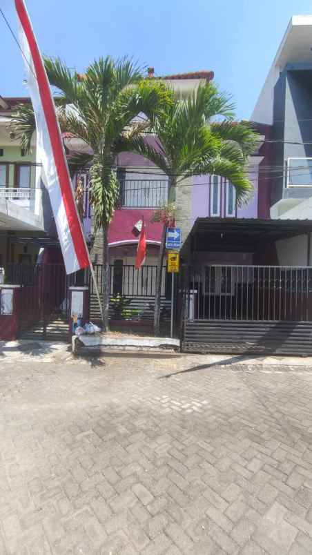 rumah 2 lantai lokasi di sigura gura kota malang