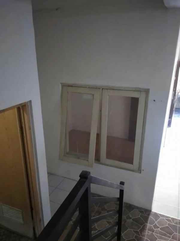 rumah 2 lantai lokasi perum bumi mondoroko