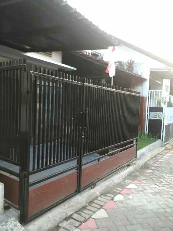 rumah 2 lantai lokasi perum bumi mondoroko