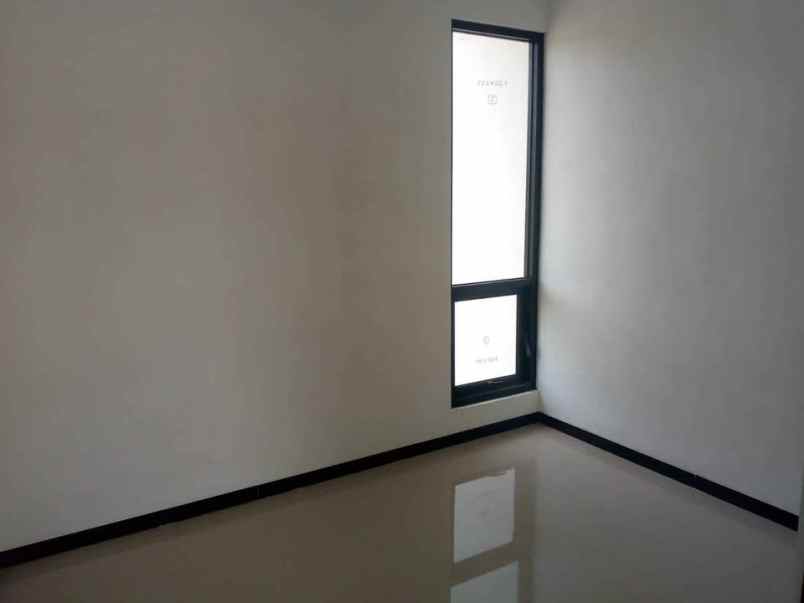 rumah 2 lantai modern minimalis di pandanlandung