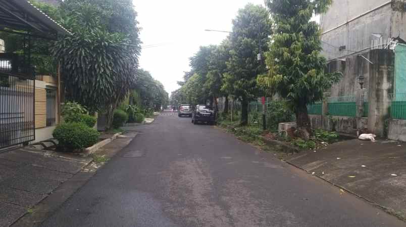 rumah 2 lantai nan asri di cipinang indah duren sawit