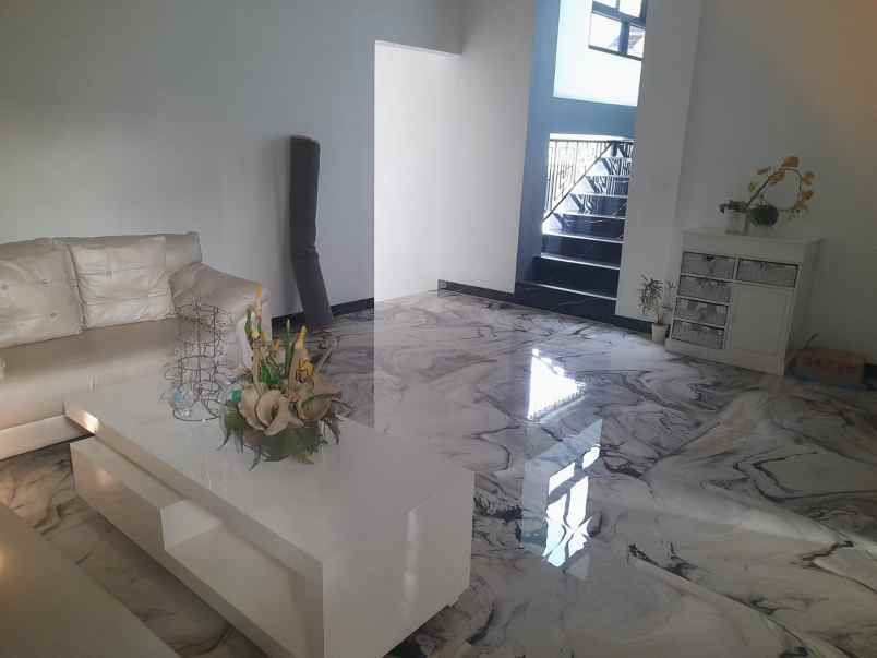 rumah 2 lantai siap huni di labuhan dalam shm
