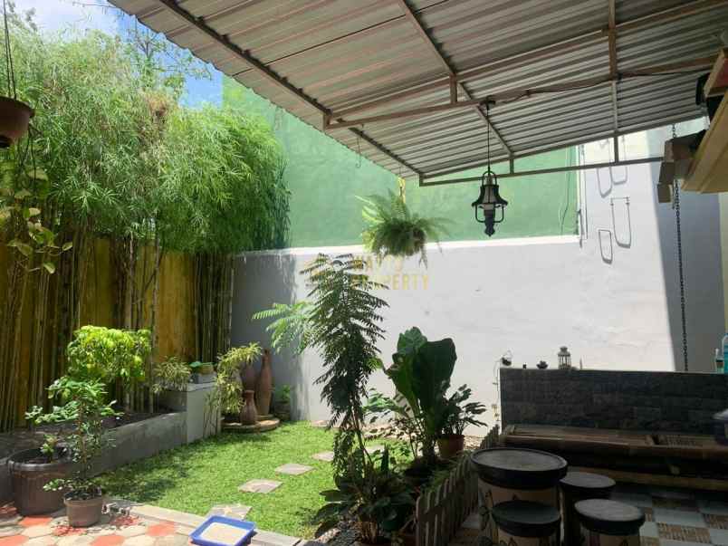 rumah 2 lantai tanah luas di perumahan maguwoharjo