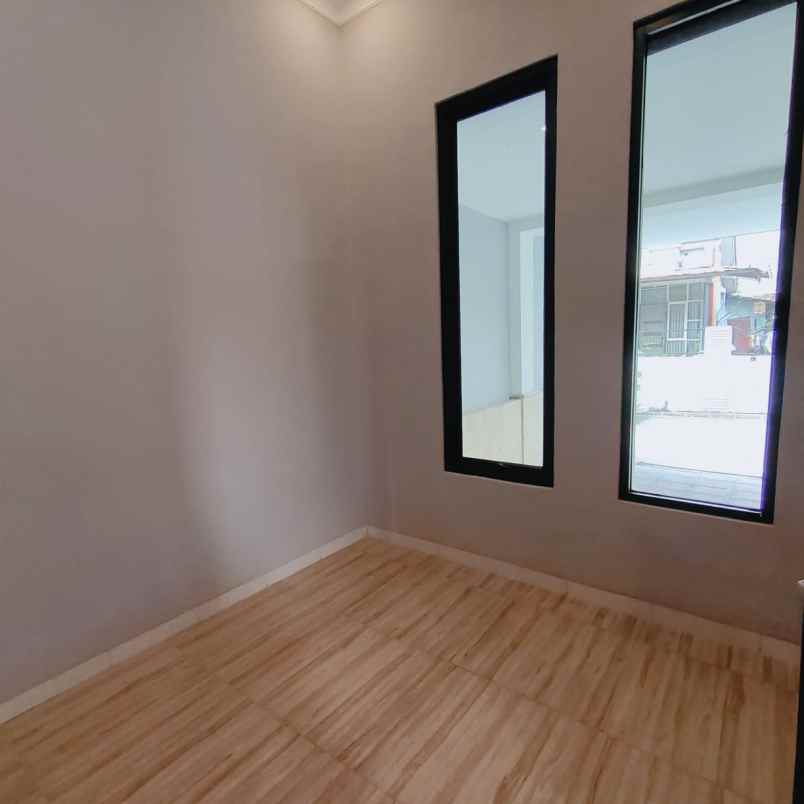 rumah 2 lt siap huni strategis nempel pemkot tangsel