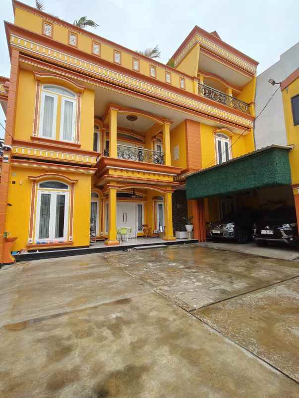 rumah 3 lantai semi furnished di cipayung jaktim