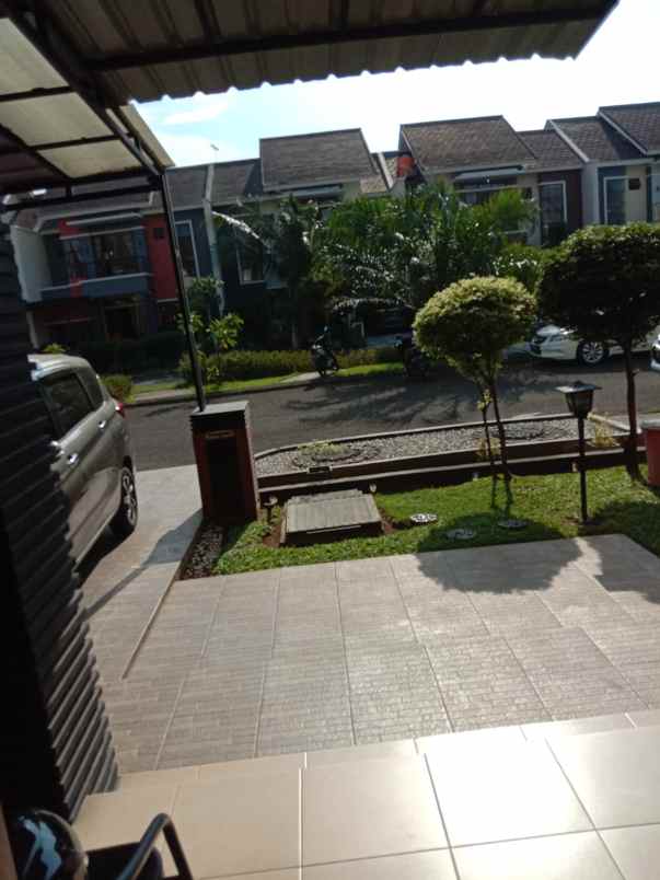 rumah bagus di cluster heliconia harapan indah bekasi