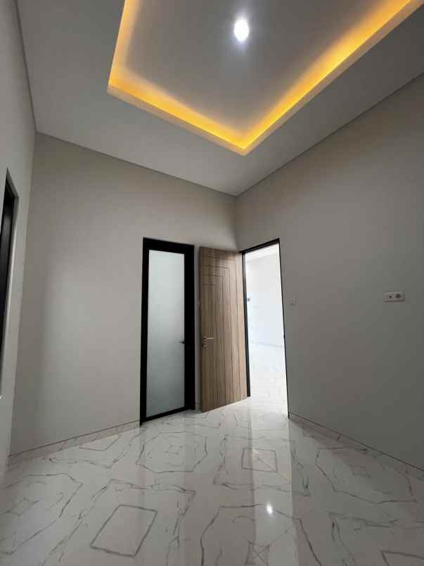 rumah baru 1 lantai nirwana eksekutif