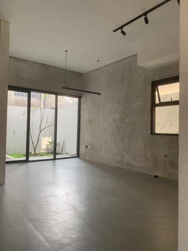 rumah baru 2 lantai industrial di cisaranten