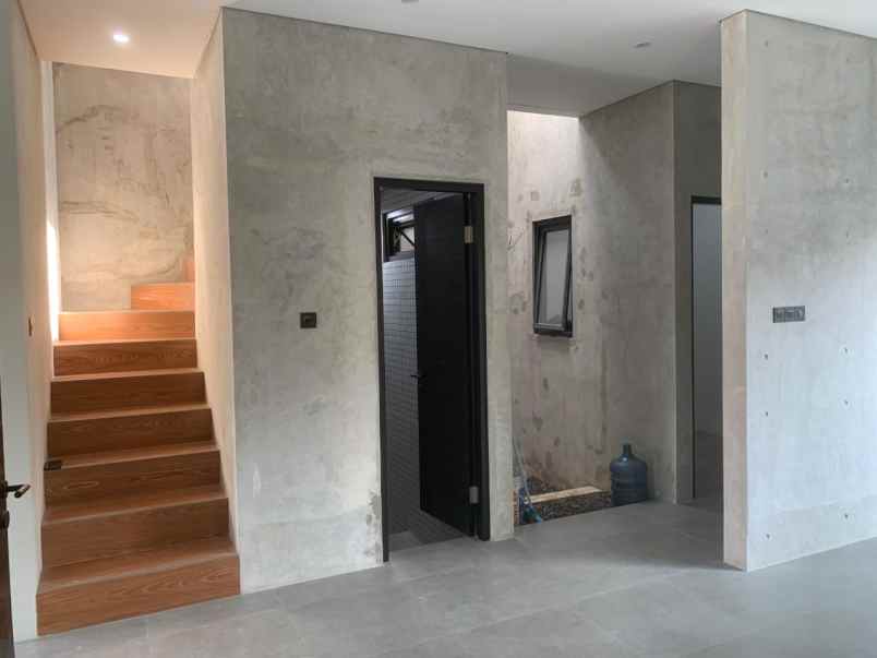 rumah baru 2 lantai industrial di cisaranten