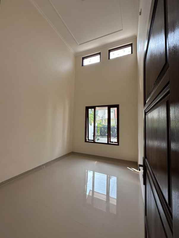 rumah baru 2 lantai siap huni strategis kota malang