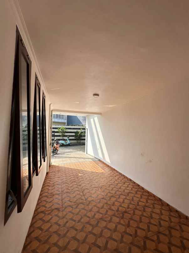 rumah baru 2 lantai siap huni strategis kota malang