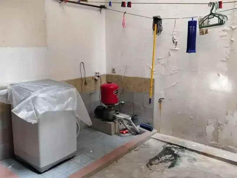 rumah besar di komplek dki pondok kelapa nego brutal