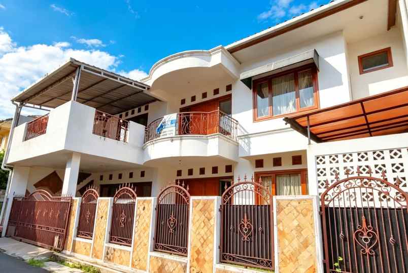 rumah besar di komplek dki pondok kelapa nego brutal