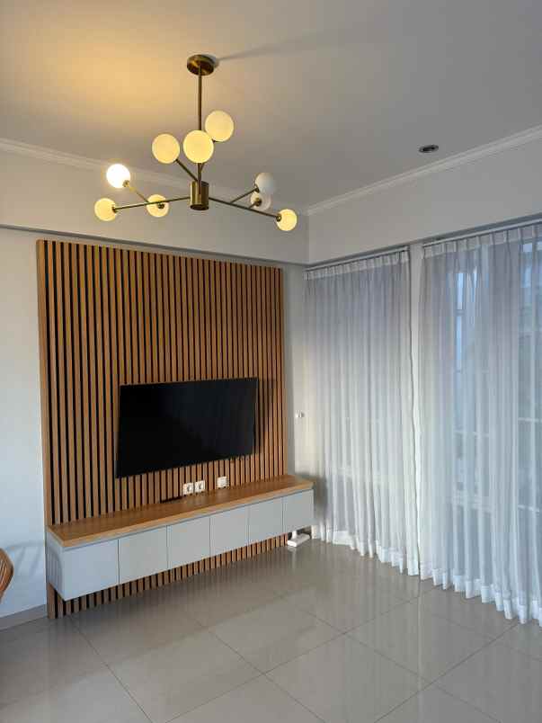 rumah cantik komplek sariwangi semi furnished