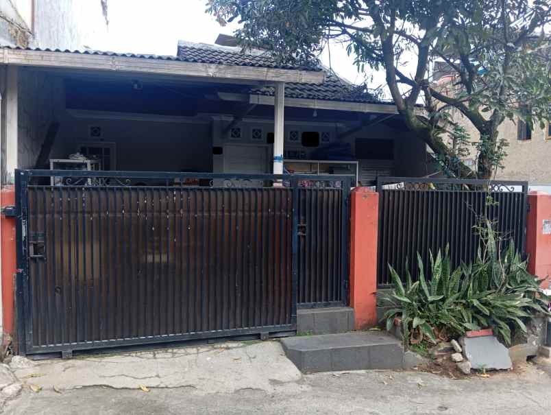 rumah cipageran hook hadap timur 3 menit smpn 5