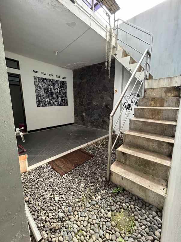 rumah ciwaruga dekat kampus polban row jalan lebar
