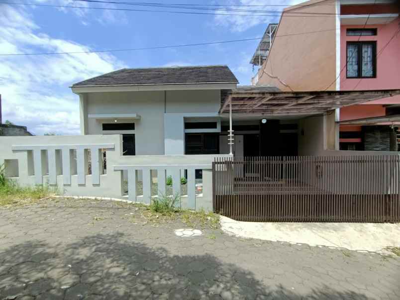 rumah ciwaruga dekat kampus polban row jalan lebar