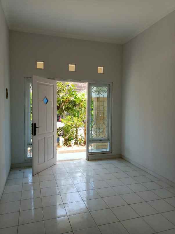 rumah dalam komplek paradise serpong city tangsel