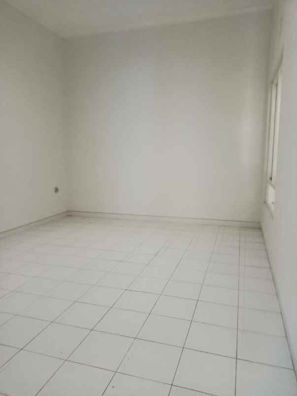 rumah dalam komplek paradise serpong city tangsel