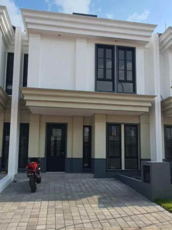 rumah dian istana baru gress white hous