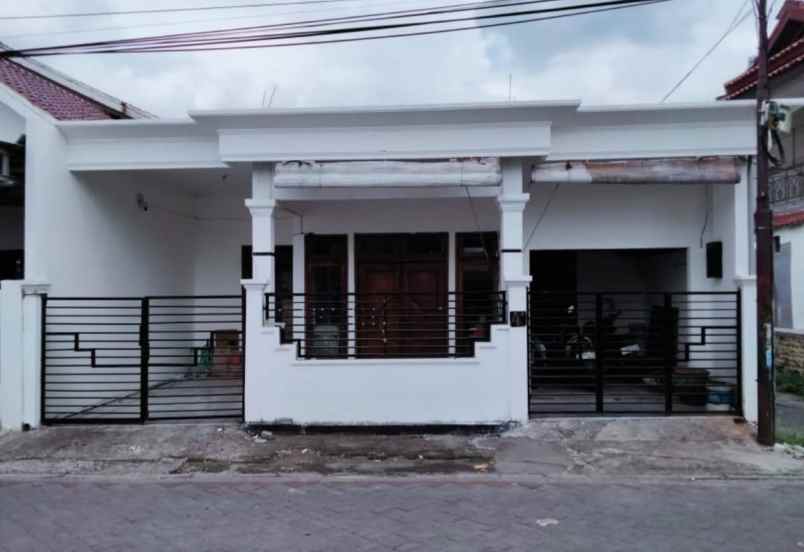rumah dijual sambisari sambikerep surabaya barat