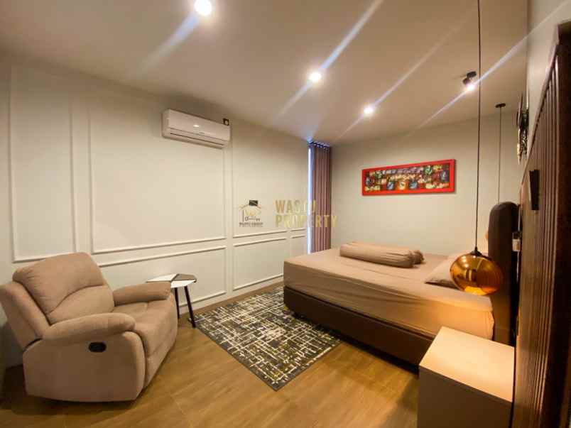 rumah full furnished 2 lantai 7 menit kampus upn jogja