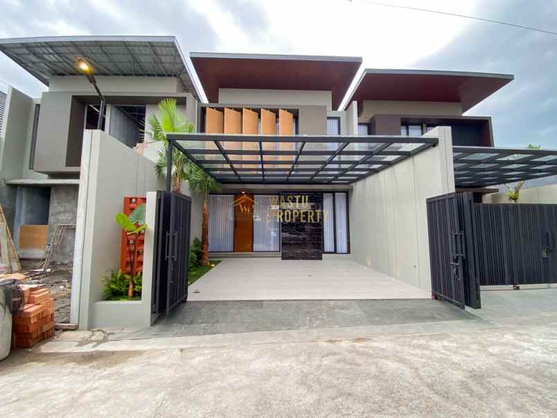 rumah full furnished 2 lantai 7 menit kampus upn jogja