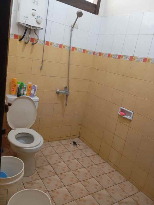 rumah gang cipedes bandung 10 menit mall pvj bandung