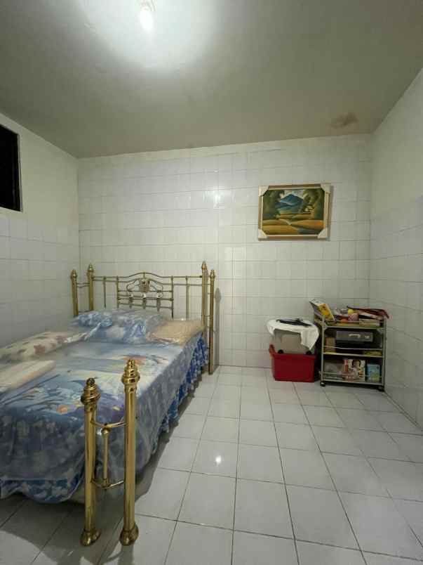 rumah gembong sawah barat selangkah ke pasar kapasan