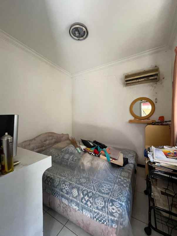 rumah gembong sawah barat selangkah ke pasar kapasan