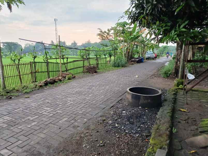 rumah godean 5 menit sma 1 godean luas tanah 332 m2