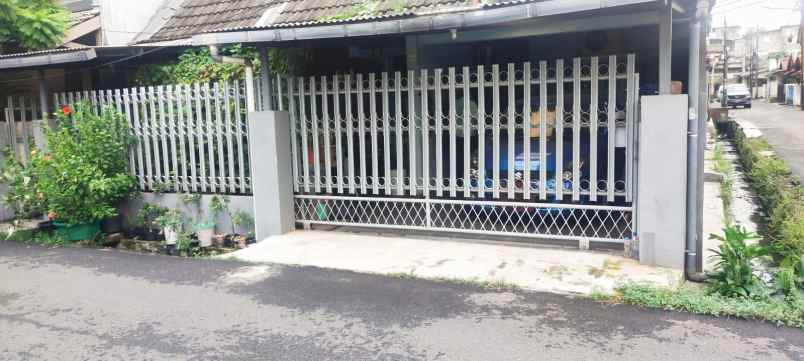 rumah hook anti banjir di komplek duren sawit baru