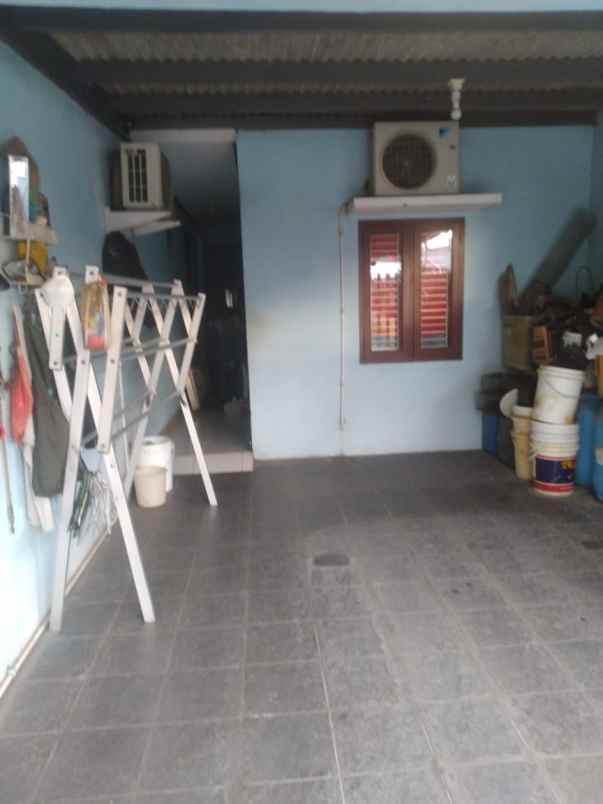 rumah hook anti banjir di komplek duren sawit baru