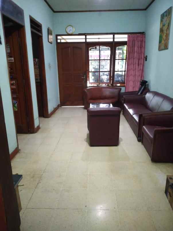 rumah hook anti banjir di komplek duren sawit baru