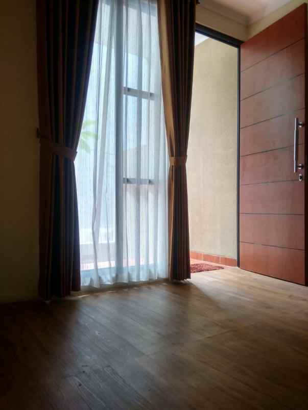 rumah jalan eretan balekambang