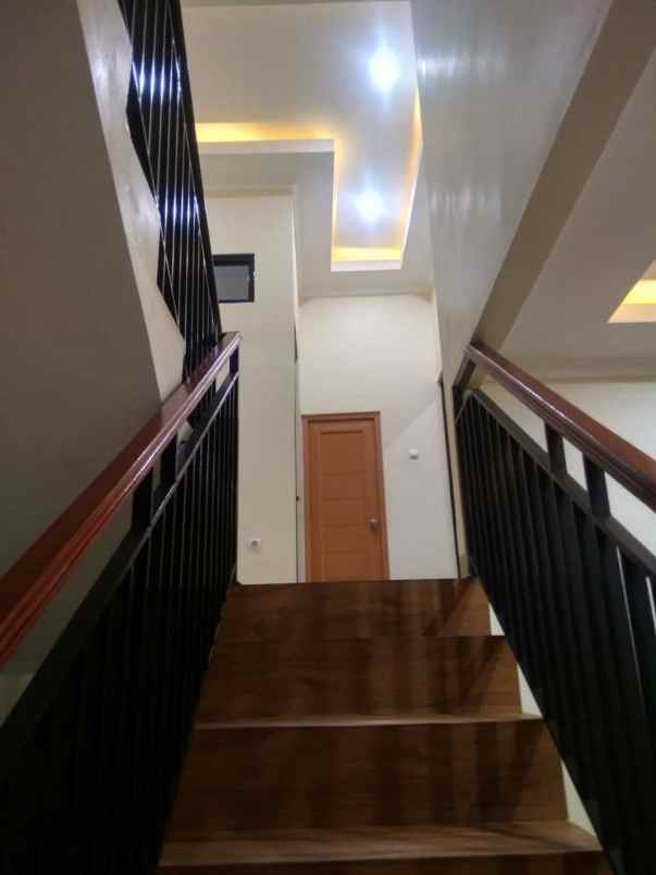 rumah jalan eretan balekambang