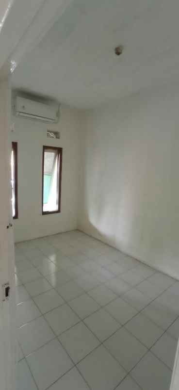 rumah jln perum adipura bca